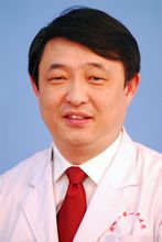 Wang Dongguang: Jining City, MD, sotsdirector de l'Hospital de Primer Poble