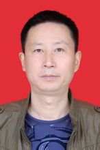 Cheng Lin: el director adjunt de la ciutat de Dujiangyan, Sichuan Oficina de Riverside Carrer