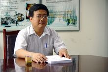 Liu Xiliang: Sud-oest de la Universitat de Finances i el professor